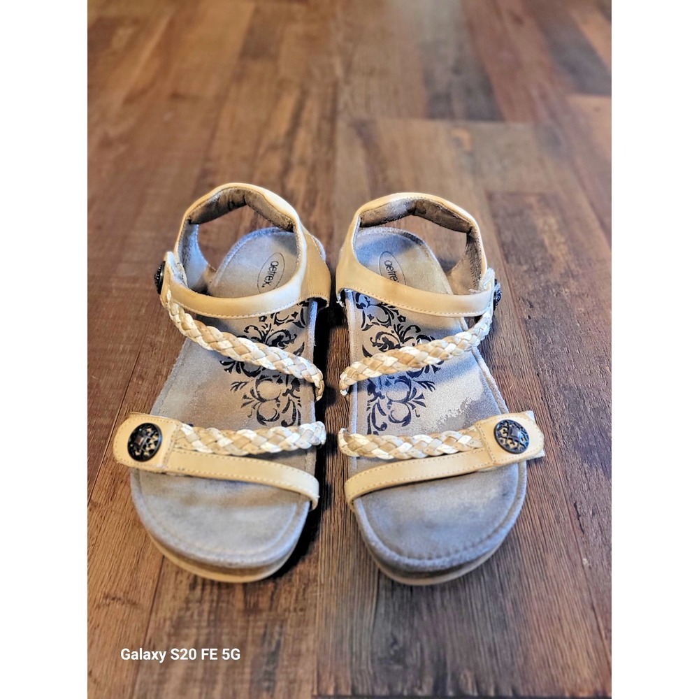 Aetrex Jillian Beige Leather Wedge Sandals Women SZ 7.5 Orthotic Braided Straps